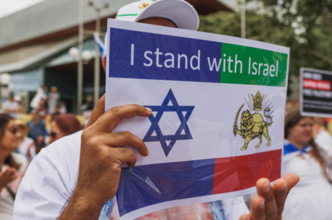 #25: מלחמת ממשלות: על איראנים, ישראלים ויחסים בחו״ל